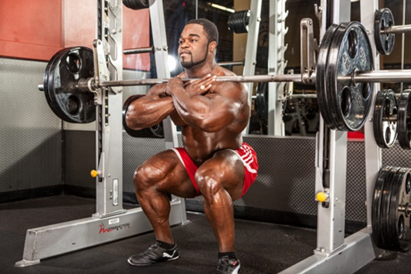 Фронтальные приседания в тренажере Смита